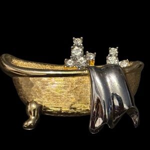 Vintage Bubble Bath Pin Hallmarked Pisciatelli